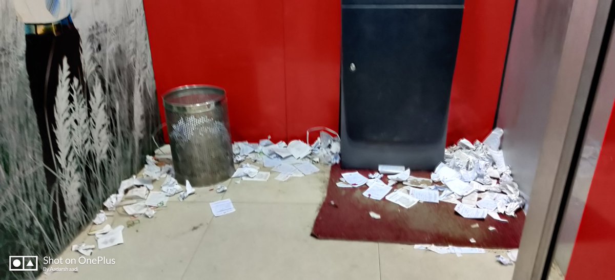 dradarshaadi's tweet image. Wastage of paper at doiwala,dehradun city pic of union bank atm.. There are no guards at atm for the security and other purpose @UnionBankTweets
#savepapersavetrees