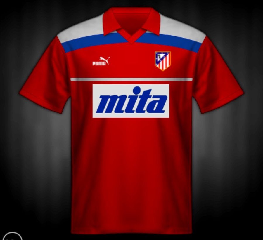lacarabfutbol_'s tweet photo. Fernando Torres disputará el último partido de su carrera homenajeando al Atlético de Madrid. Ha diseñado la camiseta para ese choque imitando una mítica camiseta del Atleti🙌🏻🔝. https://t.co/bNpWZgdBLb