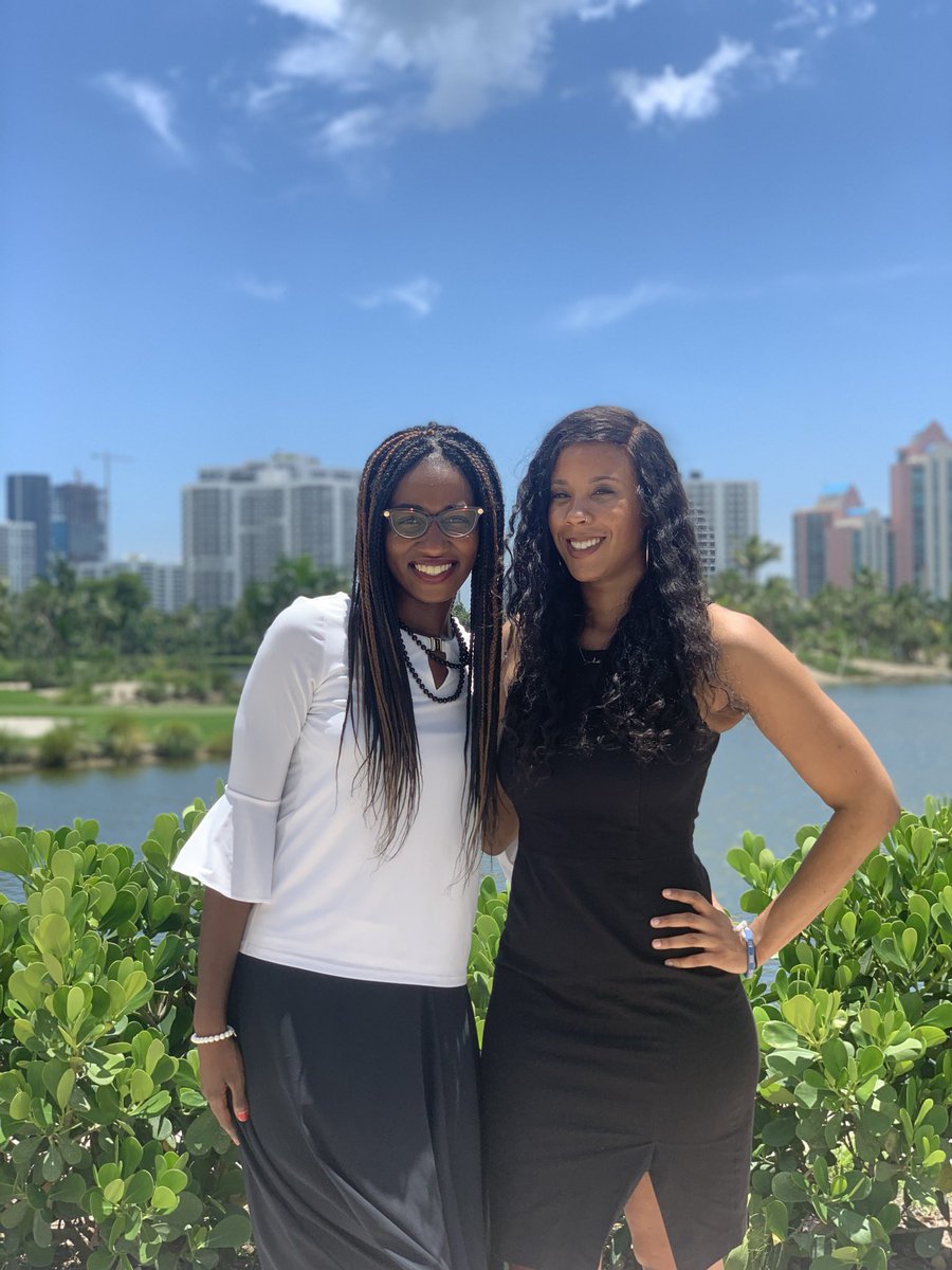 madinatoure's tweet photo. I met @_ShamGod, a fellow NYC-based journalist who is also from the Comoros and our moms know each other! Small world! And check out the Muslim contingent at NABJ @NesimaAberra @ghazalairshad! ❤️🥰💃🏿😂 👏🏿 #nabj19 #comorianjournalists #africanjournalists #muslimjournalists https://t.co/yD9tYkYWrc