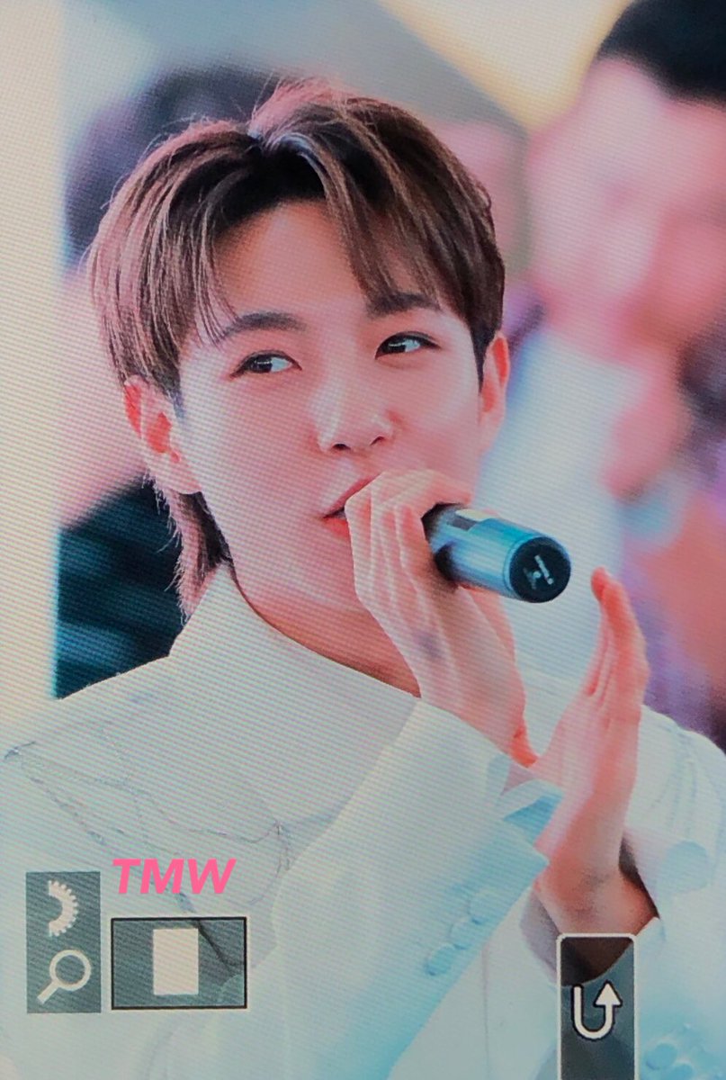 Tomorrow0323's tweet photo. 190810 일산 팬싸 pre #NCT #RENJUN #런쥔 #黄仁俊 #BOOM

오늘도 수고했어용 ٩(๑˃̵ᴗ˂̵)و https://t.co/YGJqIf5hVe
