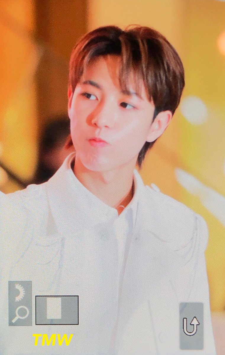 Tomorrow0323's tweet photo. 190810 일산 팬싸 pre #NCT #RENJUN #런쥔 #黄仁俊 #BOOM

오늘도 수고했어용 ٩(๑˃̵ᴗ˂̵)و https://t.co/YGJqIf5hVe