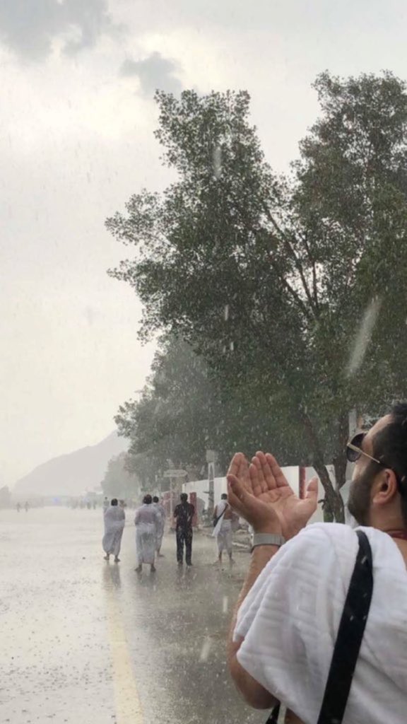 nax1n's tweet photo. #عرفات_الان
اللهم اجعل يوم عرفه جبراً للنفوس المنكسره وقبولاً للتائبين ومغفره للمذنبين وإجابه للسائلين. 💛💛 https://t.co/V1N5TSbVkZ