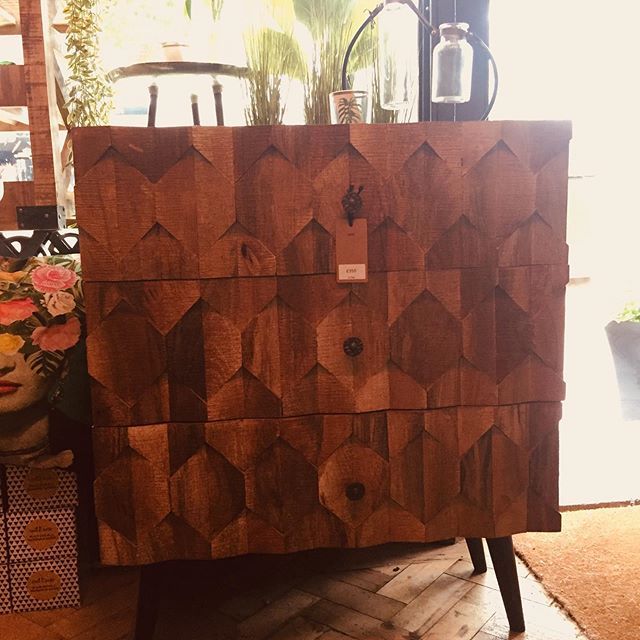 WhiteMintUK's tweet photo. Simply love this wooden detailed drawer unit.. plus it’s in our furniture sale.. was £350 now only £298! https://t.co/6Eyp2DdSHM https://t.co/vGbaRWpROH