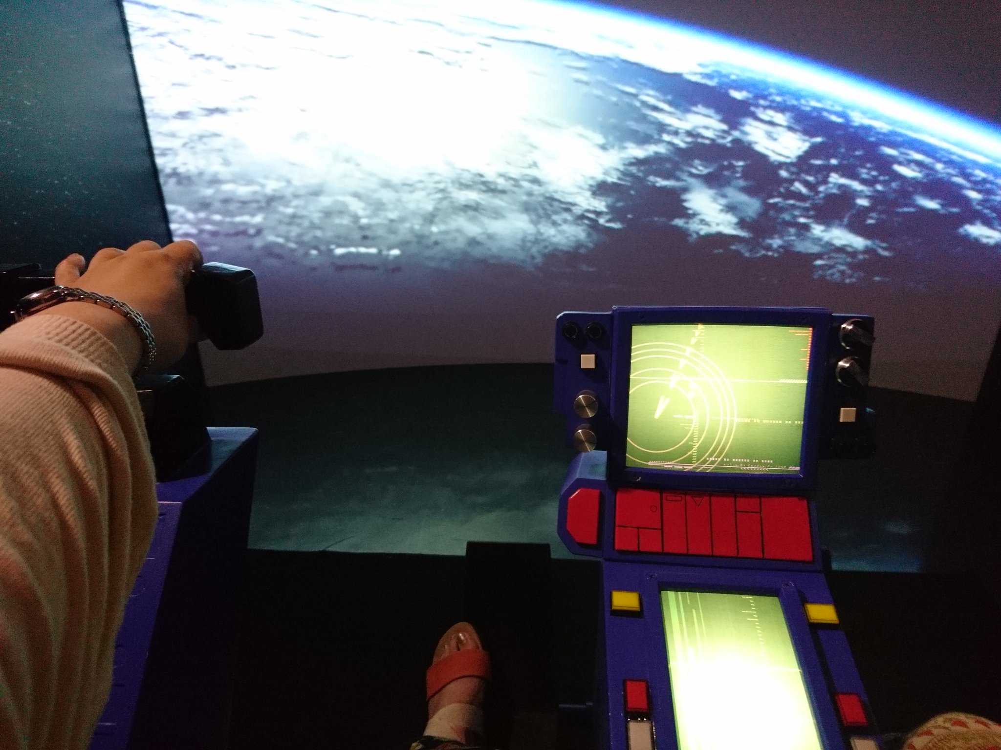 某 生徒 Teto0117 Zガンダムのコックピットでキャッキャ言いながら遊んでるのが外のモニターで全様子バレバレだったことは一生忘れんぞっ T Co Pcxkuap9fj Twitter