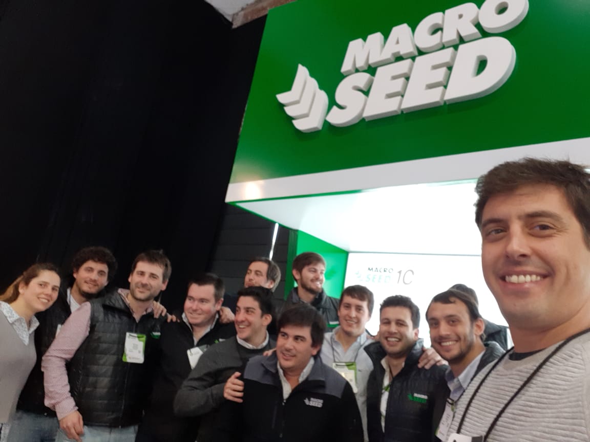 tomasfigallo's tweet photo. Gran #CongresoAapresid con @macro_seed @matiasdebonis @juanil3 @CrespiGuille @NicoSperanzaOK @BebeMorales1 @chokofranc https://t.co/2V1pGmHwkH