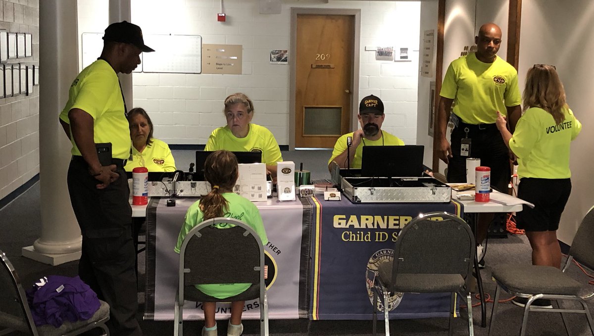BVZuidema's tweet photo. As always, truly appreciate our @garnercaptteam volunteers lending their time and energy.  Doing free child ID kits for the #Back2SchoolBash @GarnerPolice @TownofGarner https://t.co/T7jrdfhDrN