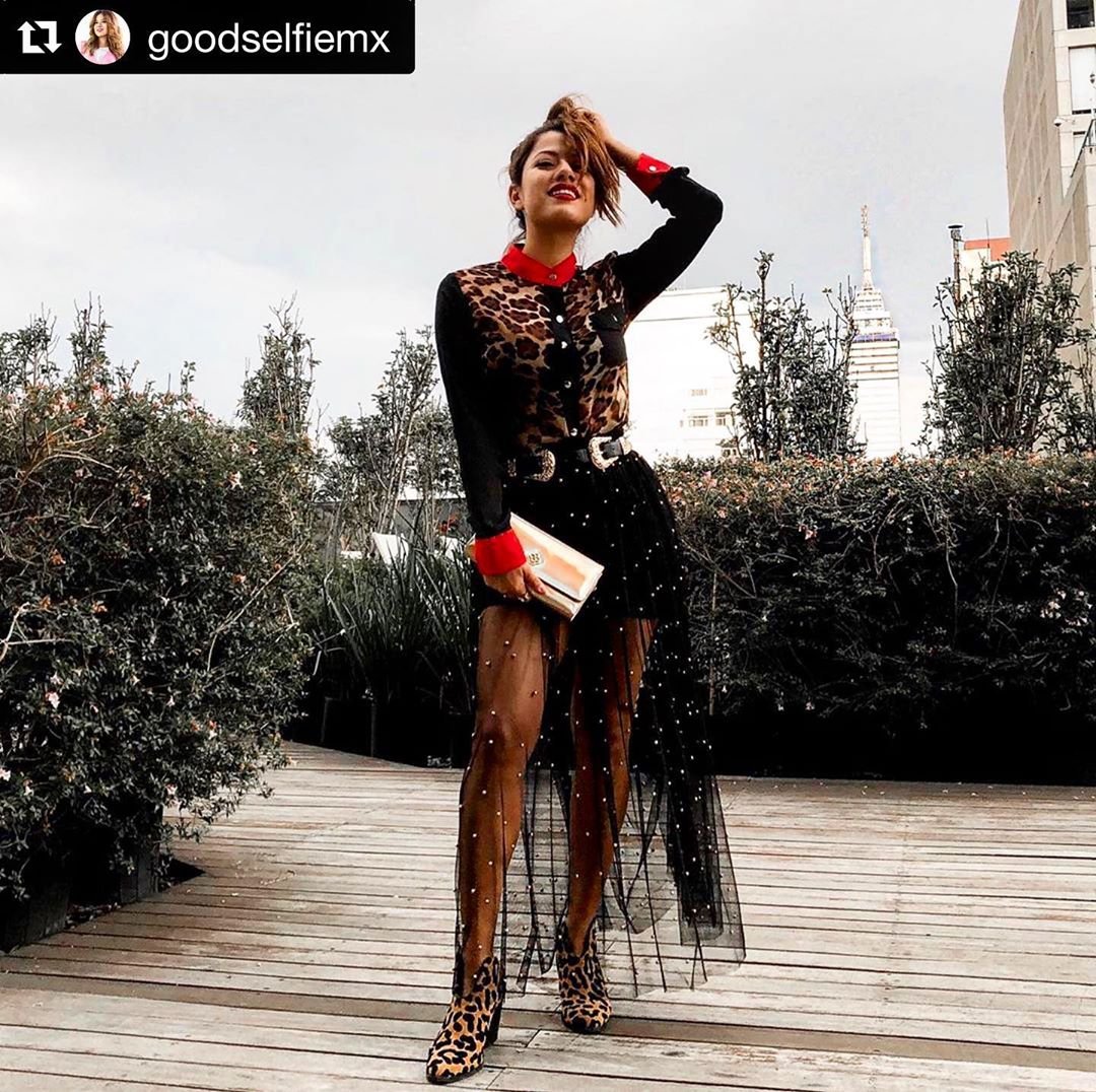 MYSHOESMEXICO's tweet image. #Repost @goodselfiemx
・
Aquí en un outfit con tonos neutros! SI, porque para mi el ANIMAL PRINT 🐆🦓🦒 ES NEUTRO 💁🏻‍♀️ ••• 📸@chuck_razz as always 🙌🏻

#neutralcolor #animalprints    #outfitdeldiadehoy #animalprintboots #latinbloggers #taconesaltos #zapatosmujer #zapatosdemujer