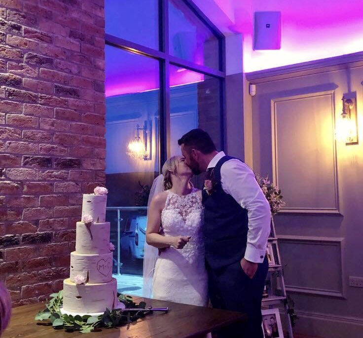 We held our first official wedding ceremony at The Manor Rooms. We feel honoured to have been involved in Catherine and Mark’s special day and we wish them both lots of love and all the very best for their future together 🥂🍾
#countryweddingvenue #love #ukweddingvenue