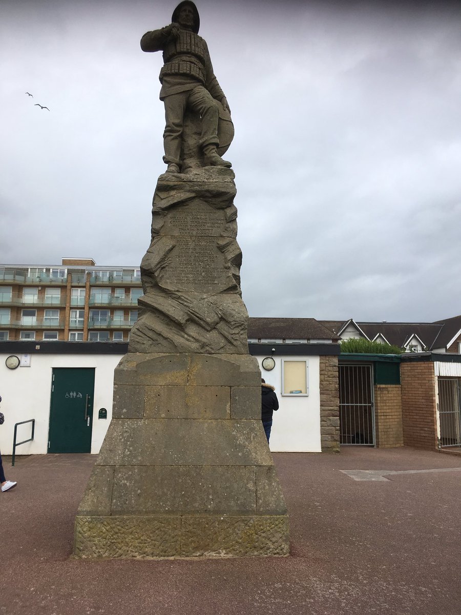stouty26's tweet photo. @LythamRNLI #lifeboatstation #lifeboatshop #stannesbeach #shannonclass #SLARS @RNLI #viewinggallery #lifeboatmemorial #mexicodisaster https://t.co/13dRyqDZuW
