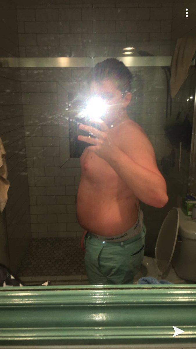 The_Purt's tweet photo. One year and 4 months difference. 240 lbs back in April of 2018 , 145 lbs now (August 2019). Hard work and dedication actually pays off from time to time. https://t.co/Xx7MSO6W33
