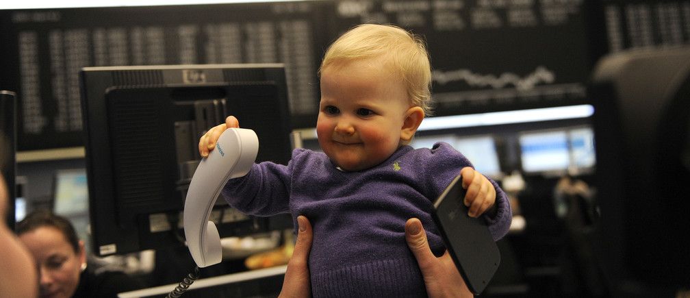 How you talk to your child changes their brain. “The important thing is not just to talk to your child, but to talk with your child." It's all about the art of conversation! Via <a href="/wef/">World Economic Forum</a> buff.ly/2GRhFX3 #language #languagedevelopment #neuroscience