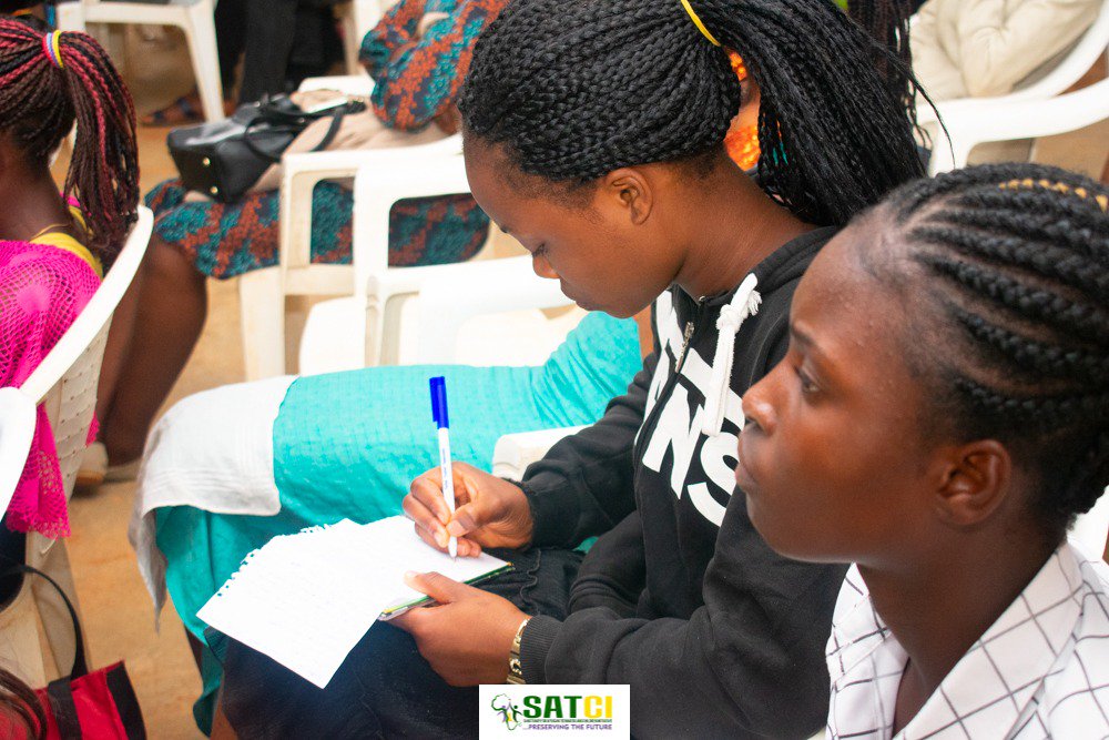 JosObserver's tweet photo. A member of the audience taking note.
#Satcified
#WhoWeAre https://t.co/m7hd63qJ6L