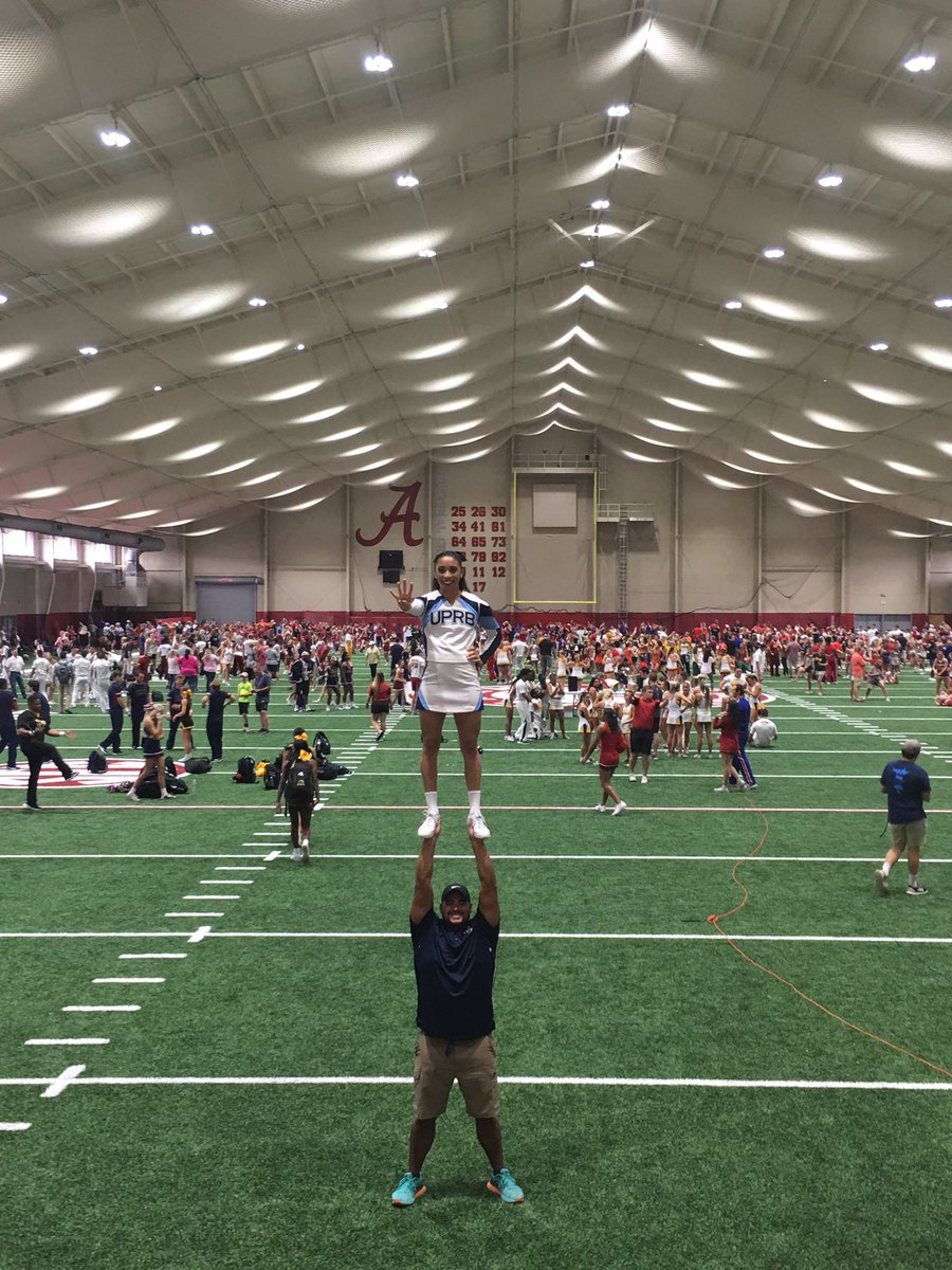 santiviris88's tweet photo. Quería subir una 📸 elegí esta con mi senior favorita @karla_jfeliz #UPRCheer #GoCowboys #UCA #SpiritCamp #Alabama #RollTide #Senior #LastYear https://t.co/NMaIRkcH5o