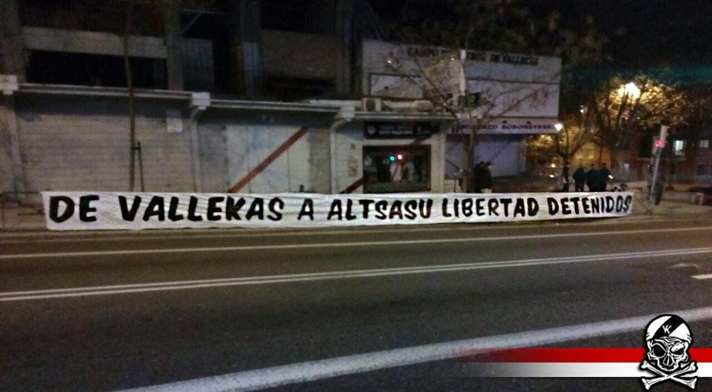 bukaneros92's tweet photo. 1.000 días de presión, encierro, montaje policial y judicial.
Por la libertad de los jóvenes de Altsasu, por los derechos que el Estado ningunea, solidaridad desde Vallekas.
#AltsasukoakASKE https://t.co/9Xdq95K3eQ