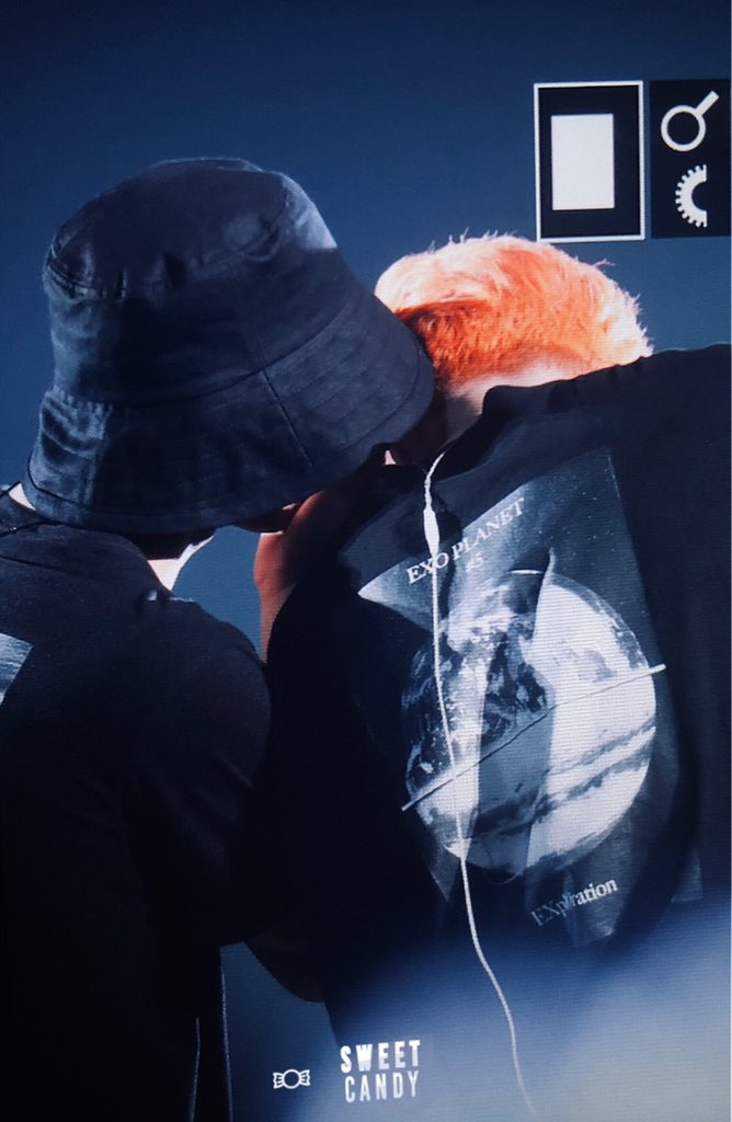 SweetCandy_pcy's tweet photo. 190810 EXOPLANET #5  #찬열
이 둘이 비밀이 많아요? ㅋㅋㅋㅋㅋㅋ
너무 귀여워ㅠㅠㅠㅠ
 #EXO #CHANYEOL ⁠#엑소  #EXO_SC  #Whatalife #朴燦烈 https://t.co/wNHC86deoZ