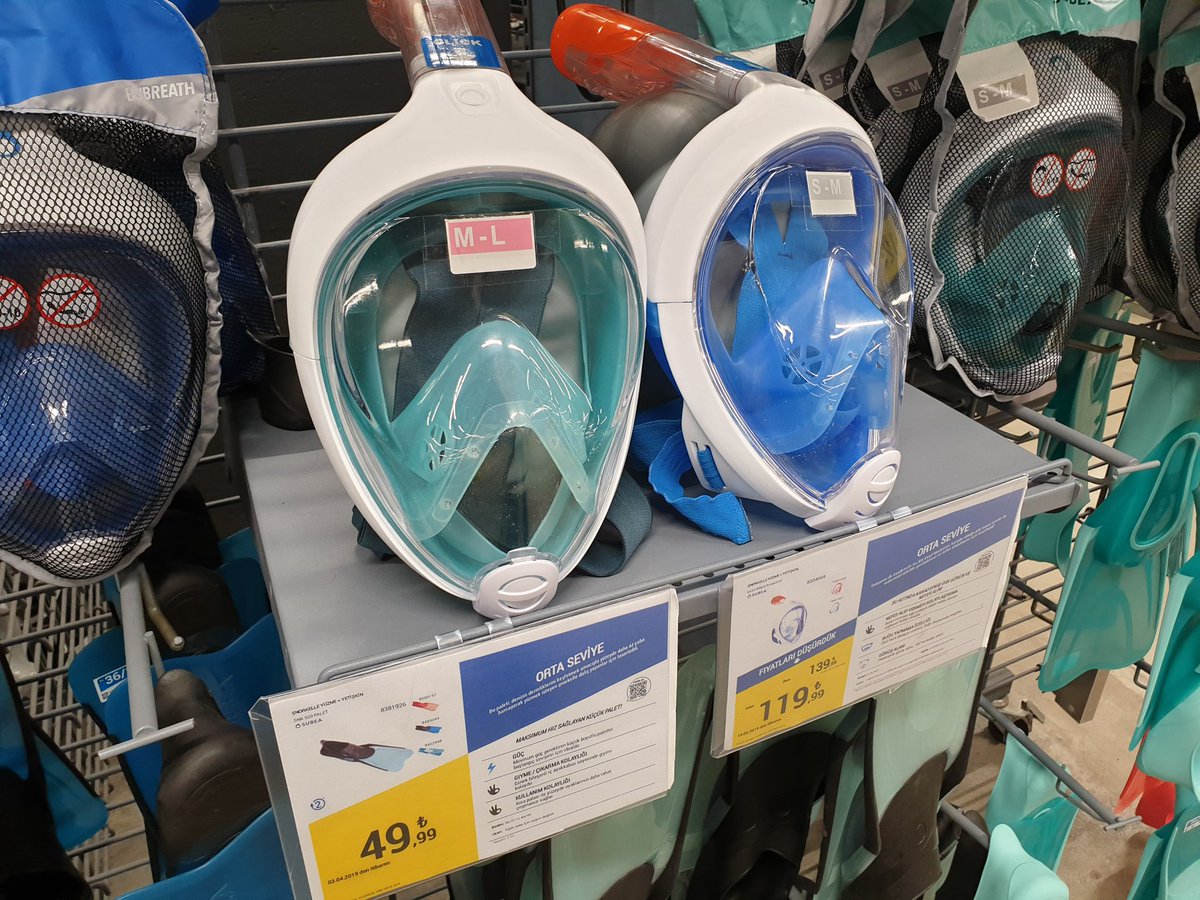 CemKankaya's tweet photo. @DecathlonTurkey Balçova daki  ege park içindeki mağazanızdaki durum bu. Hiç temizlik yapılmıyor mu. Maskenin heryeri kıl dolu. https://t.co/DqcFJ3V210