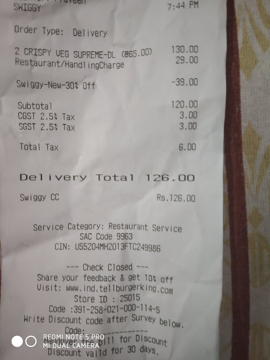 JogenderAjay's tweet photo. Charged Rs 35(Rs 29 + Rs 6 Taxes) for an envelop and a paper napkin in the name of Restaurant Handling charges. #Swiggy #Fakediscount #consumerrights @jagograhakjago @swiggy_in @SwiggyCares https://t.co/CFj7eV1XED