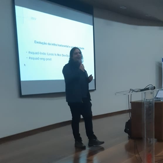 papodesysadmin's tweet photo. E dá-lhe eventos... nós do Papo de Sysadmin amamos isso tudo! Disseminar informações é aquilo que mais gostamos de fazer. Curte aí um pouquinho do que está sendo o DevOps Tour Porto Alegre.

Aprenda. Compartilhe. Evolua.

#papodesysadmin #eventos #devopstour #portoalegre https://t.co/yf3AUa8BnX