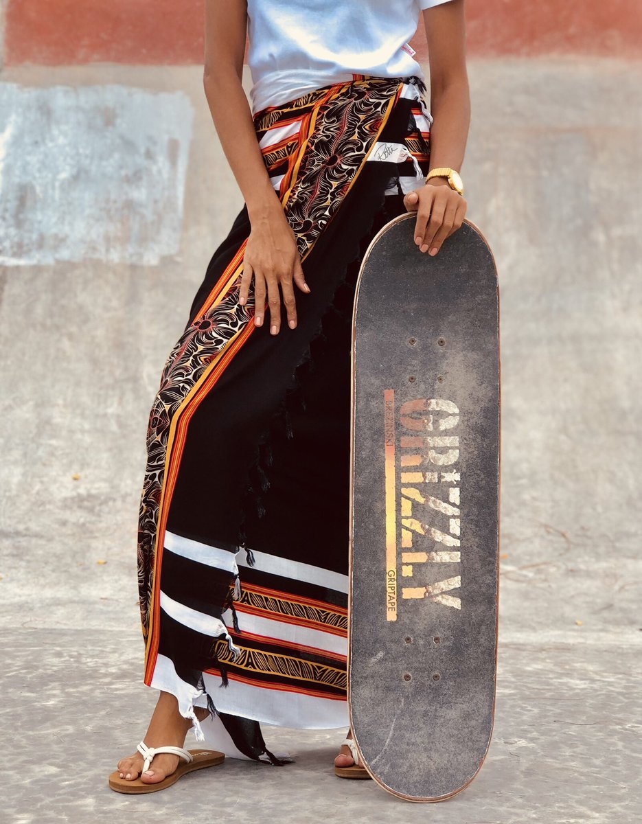 SBAMALDIVES's tweet photo. This eid its #LibaasEid of skaters version tomorrow at #Hulhumaleskatepark from 4:00pm-6:00pm! Join us in a traditional outfit to skate or watch us skate! #raalhuganduskatepark 
📷: Ahmed Rishwan https://t.co/W9SxOQMzvW