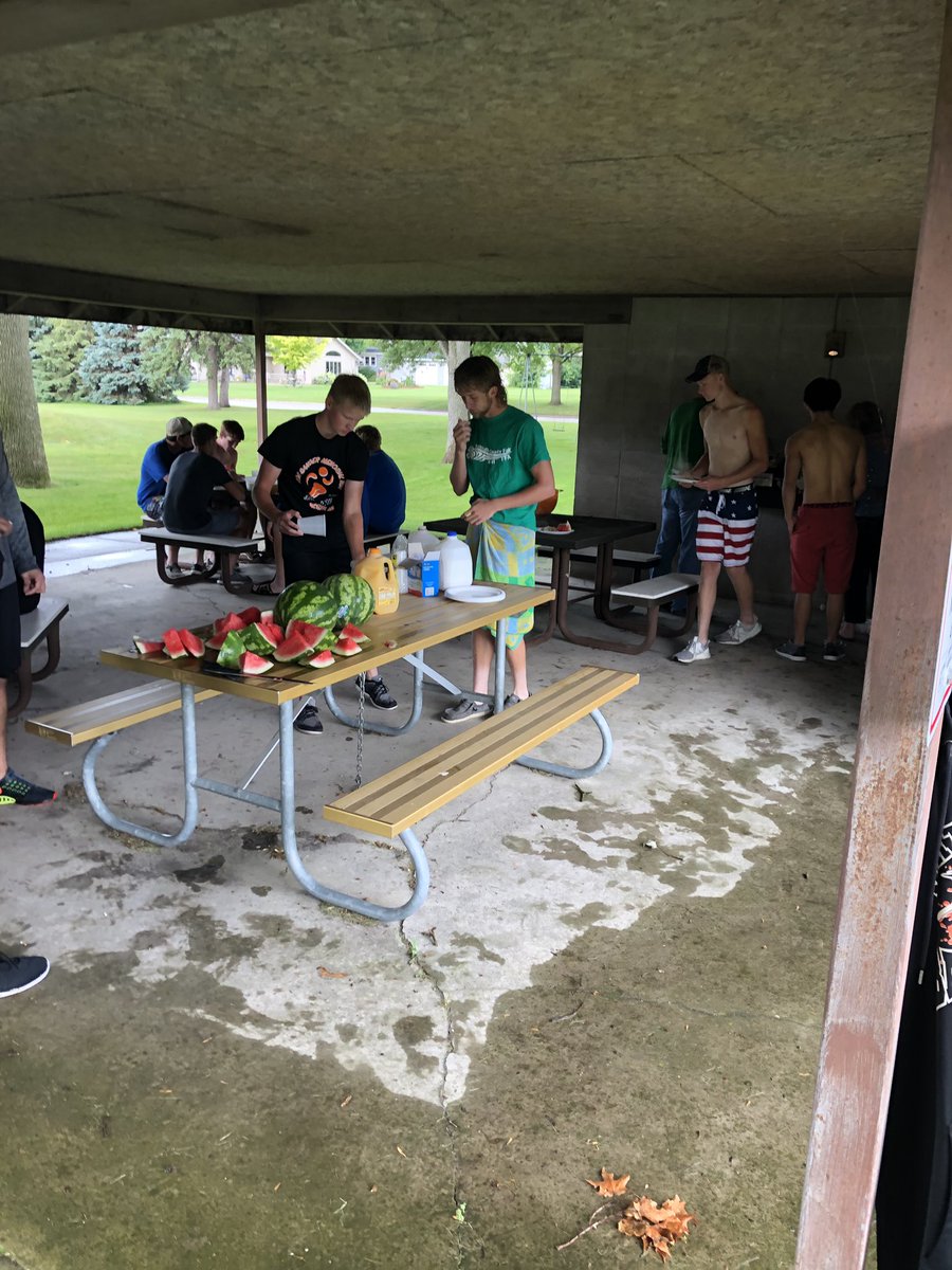 BisonIowa's tweet photo. First week of practice in the books. Ended with the pool and an awesome breakfast! https://t.co/az91z4Qumd