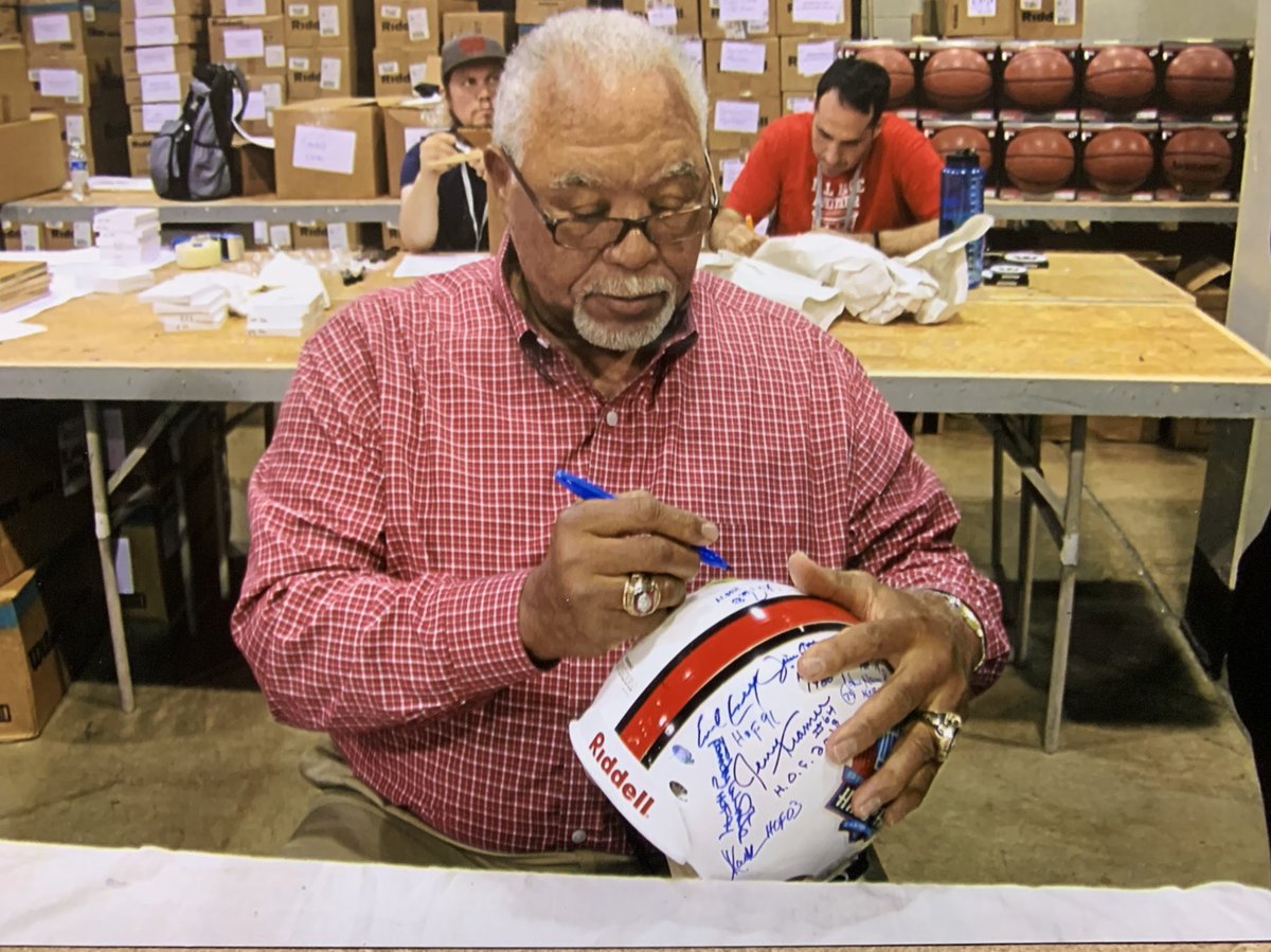 memorabiliaddy's tweet photo. #CurleyCulp #football #pigskin @NFL @nflnetwork @NFLonFOX @ProFootballHOF #IPS #Autograph #Autographs #Autographed #AutographCollector #AutographCollection #Memorabilia #ClassAct #GreatGuy #ThankYou #IPSSuccess #IPAutograph https://t.co/LibUlGD1g3