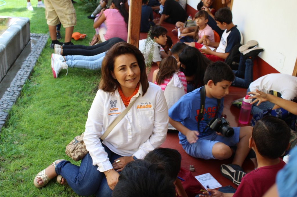 TuAliad's tweet photo. En el Archivo Histórico del municipio de Colima, 100 niñas y niños usuarios de las #CEDECOS, conocen la Historia de Colima y la Cápsula del Tiempo.
#YoSoyTúAliad@
#ConfiemosEnColima #SíHayUnCamino https://t.co/BnwQgTSvvJ