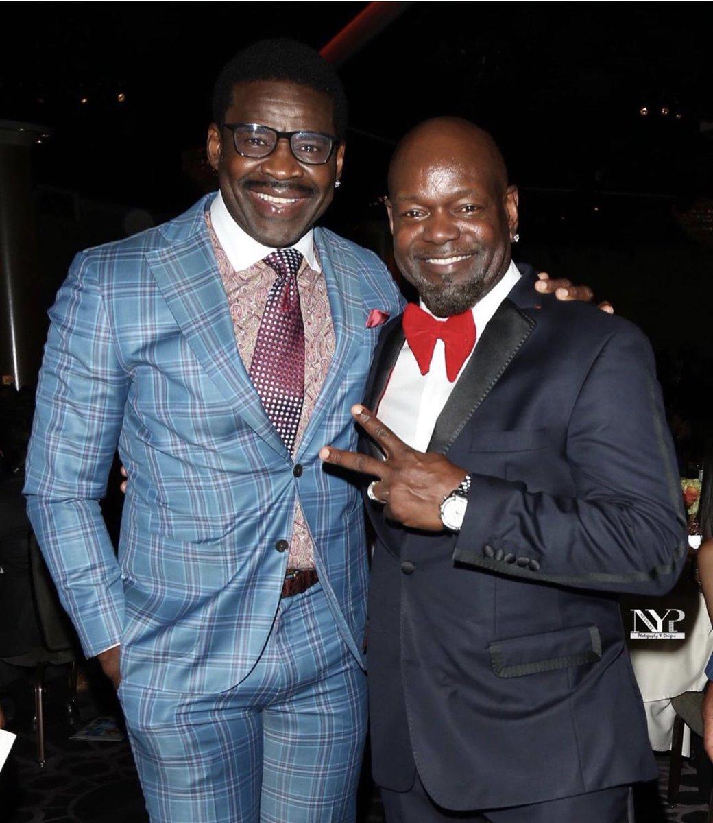 EmmittSmith22's tweet photo. 88-22 taking over 🙌🏾 @michaelirvin88 https://t.co/qUIyqaQTXQ