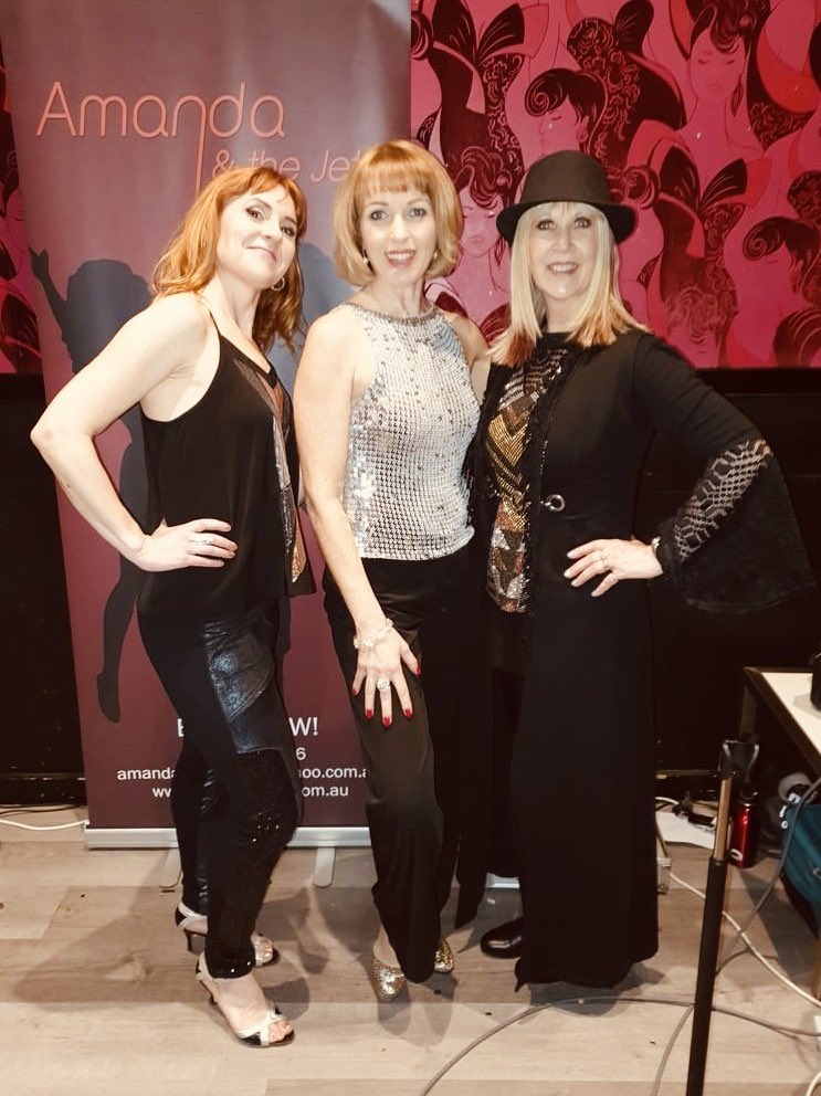 dorinamorelli's tweet photo. Fab gig tonight! Amanda &amp; the Jets! @HotelBarkly https://t.co/Z5GfFyoa6e