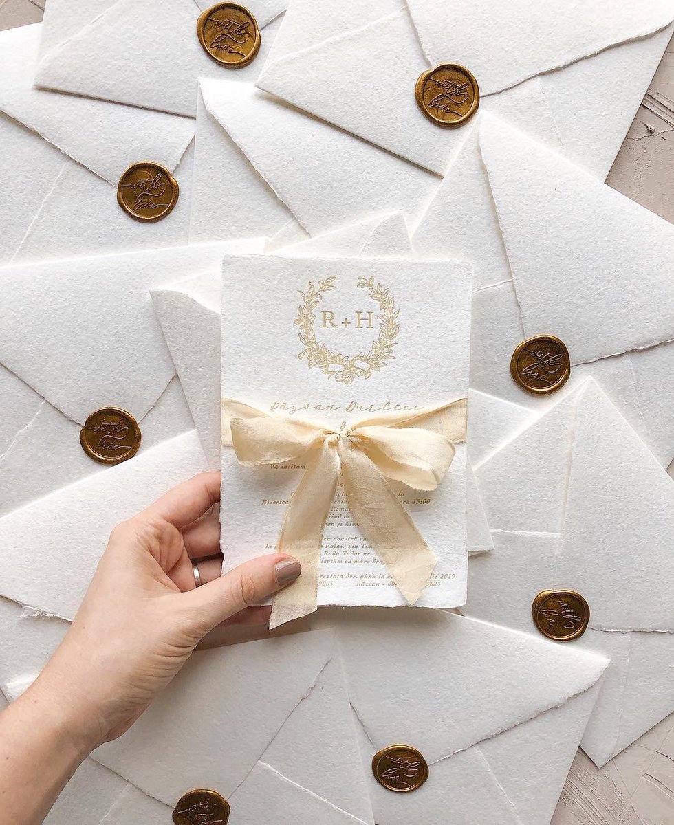 Simple and elegant. We love how clean and beautiful these invitations are! Details like ribbon and wax seals really take your suite to the next level

via <a href="/papiradesign/">Papira</a>
#invitationsuite #weddinginvitation #youreinvited #weddingday #weddingdetails #letsgetmarried #ido #wedspo