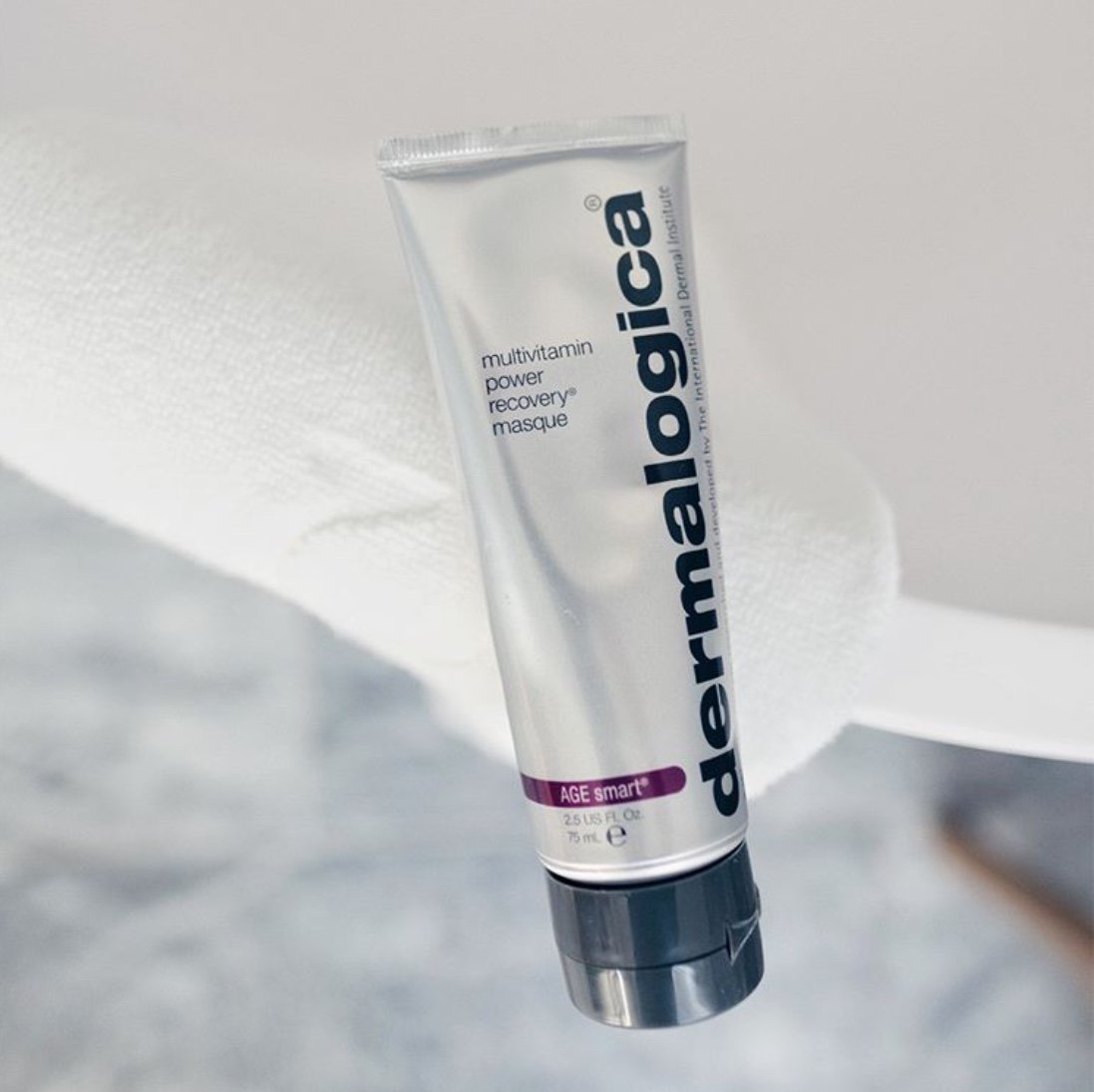 beautyflash's tweet photo. A powerful masque of concentrated antioxidant vitamins to help recover from damage, boost hydration and soothe stressed skin 😍🤩
#dermalogica #masque #powerrecovery #antiageing #skincare #beautyflashloves https://t.co/4YXQ3jgs5W