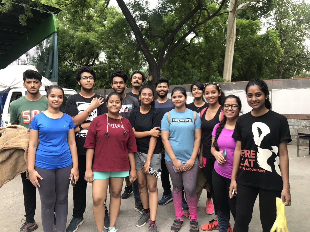 PloggaIndia's tweet photo. Today we conducted a plogging 101 workshop at Deer Park, Delhi with a bunch of youth. We made them understand the power of communities in driving change and how plogging can play a big role in understanding waste @LetMeBreathe_In #beatplasticpollution #plasticfree @UNDP https://t.co/9Ncg2NETbh