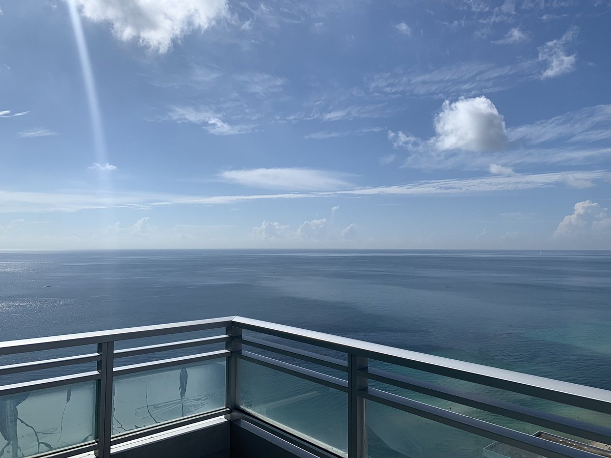 TichinaArnold's tweet photo. *Good Morning Miami! Happy to be a part of the @CBS & @CBSTVStudios #NABJ19 panel today! Representing #CBSDiversity & #TheNeighborhood #NationalAssociationOfBlackJournalists Convention https://t.co/ZRGRajAVYs