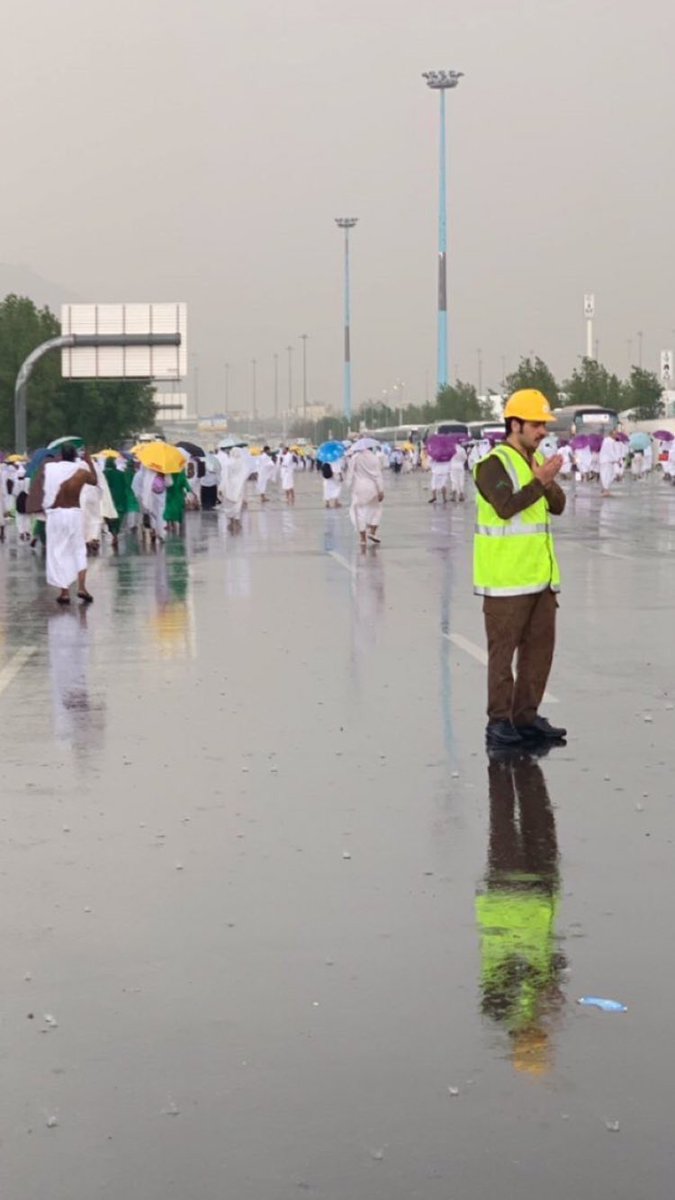 S_Abdullah26's tweet photo. #عرفات_الان

اللهم هذه الفرحه اللهم هذا الشعور لبيك ربي و إن لم أكن بين الزحام ملبيًا💛💛. https://t.co/Hk8vMLZIuP