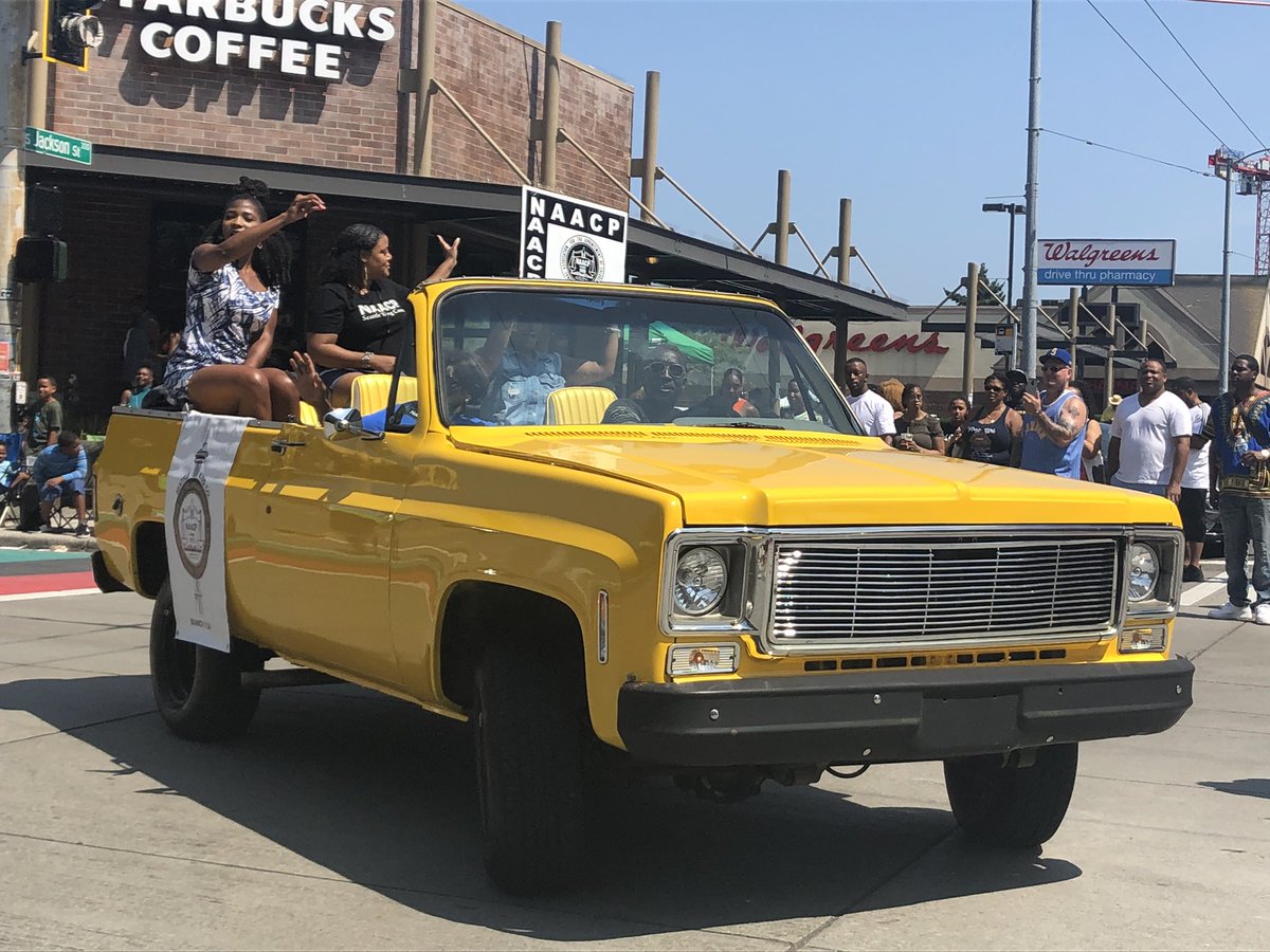 seattlekcnaacp's tweet photo. One week ago was the #UmojaFest Parade, drastic weather difference from then to today! We’re still living for the fun and fellowship we had, thank you to Jada Romulus for making this video!
https://t.co/fKU1l4xLsf
#seattle #kingcounty #naacp #umoja https://t.co/vcoMAQbKIF