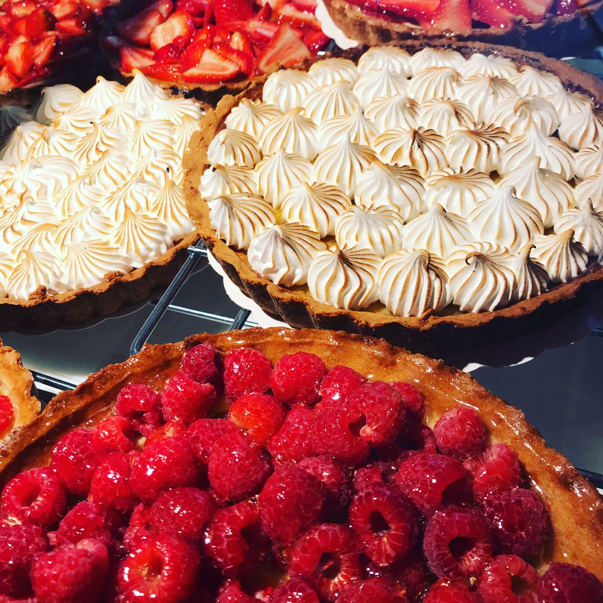 Yes, they’re real and they’re fabulous! #summer #tartes #raspberry #dessert