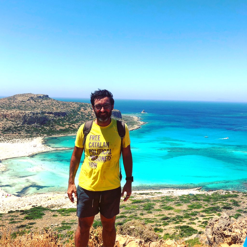 sapoconcho's tweet photo. Des de Creta, #AltsasukoakASKE #freecatalanpoliticalprisonersnow #freethemall #usvolemlliures #freejunqueres #llibertatpresosipresespolitiques https://t.co/e5mQg2jk7S