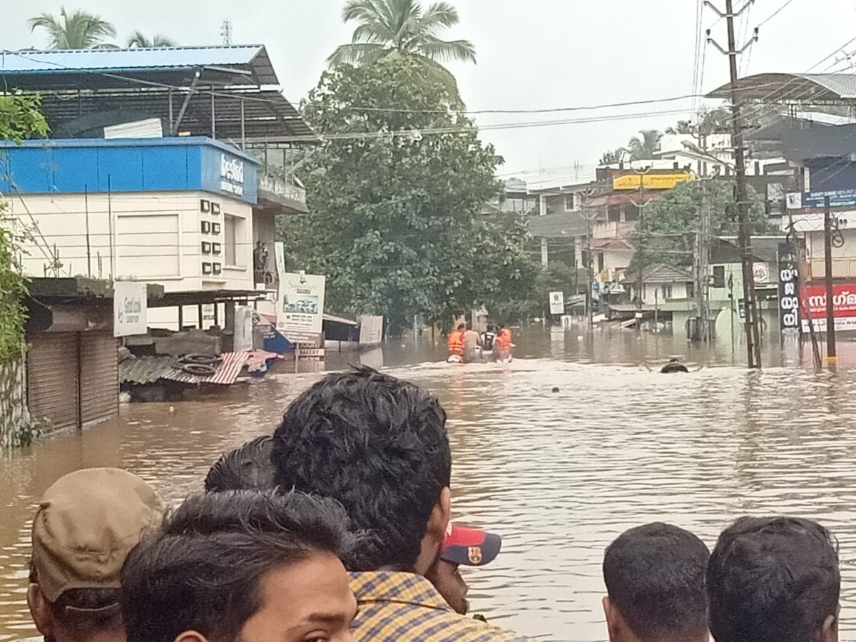 ShanchanaB's tweet photo. #KeralaFloods2019 https://t.co/mTtxNlBwsm