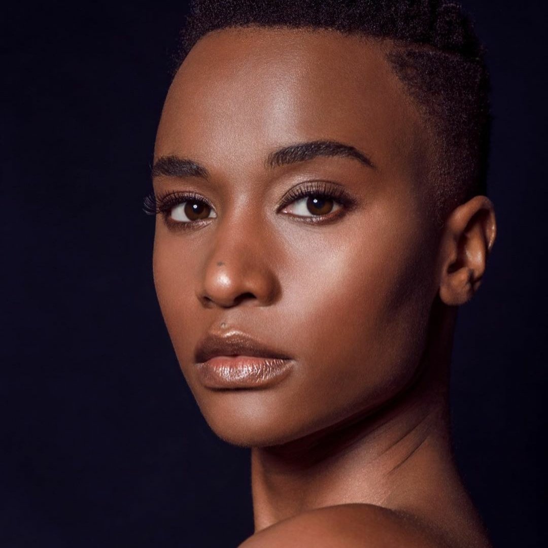 QueenCrowning's tweet photo. 🎉🎊#Congratulations Miss South Africa คนล่าสุด

เธอมีชื่อว่า Zozibini Tunzi อายุ 25 เธอจะเป็นตัวแทนของแอฟริกาใต้เข้าร่วมประกวด Miss Universe ทั้งนี้เธอเคยประกวดรุ่นเดียวกับเดมี่ในปี 2017 มาแล้ว แต่ไม่เข้ารอบ 12 คนสุดท้าย
#MissSa2019 #MissSouthAfrica #MissUniverse https://t.co/39h3WGT6RN