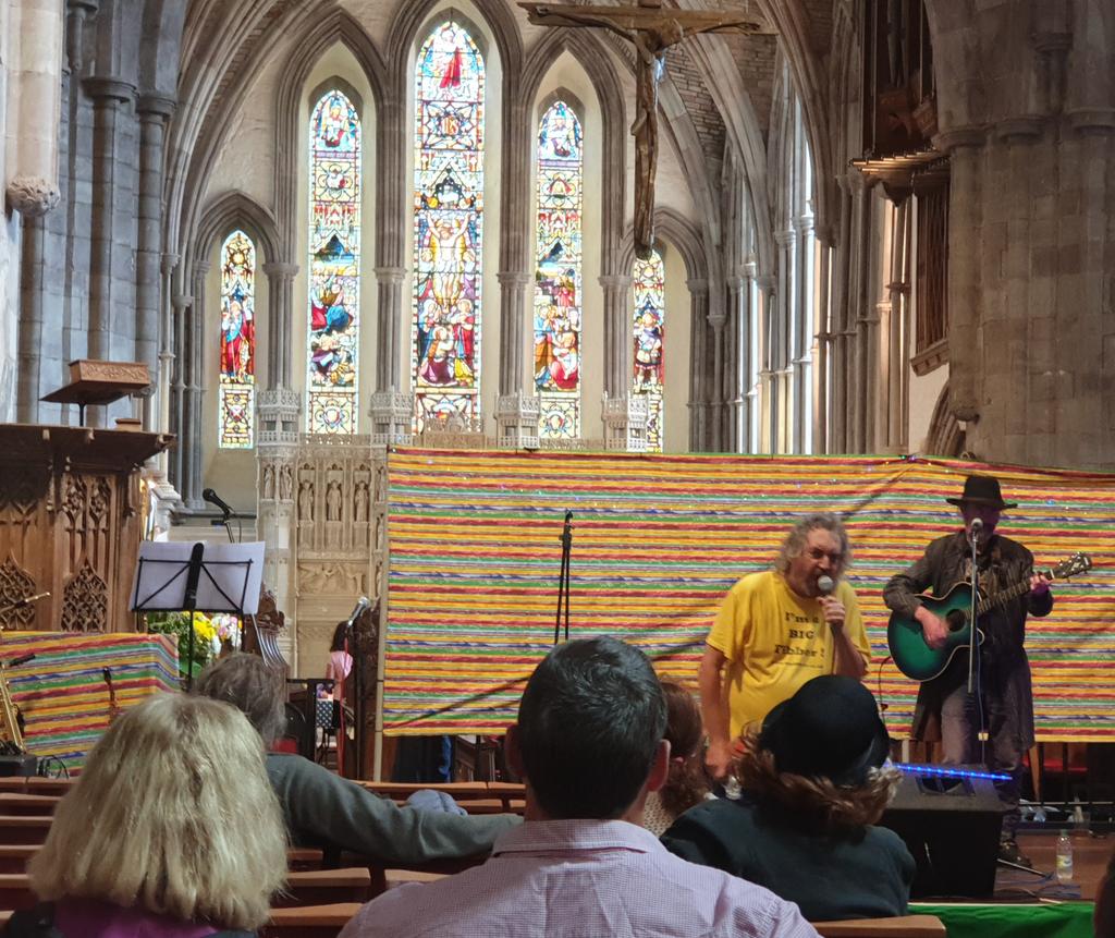 WmPowell2021's tweet photo. Wonderful to see @BreconCathedral transformed into a magical @BreconFringe venue. Personal highlights @AKChoirBrecon @ToriahF &amp;  @TheBigFibbers. Great range of artistes &amp; genuine community participation - congratulations to all the volunteers who make it possible #BreconFringe 🎸 https://t.co/O8gLyIQRHX