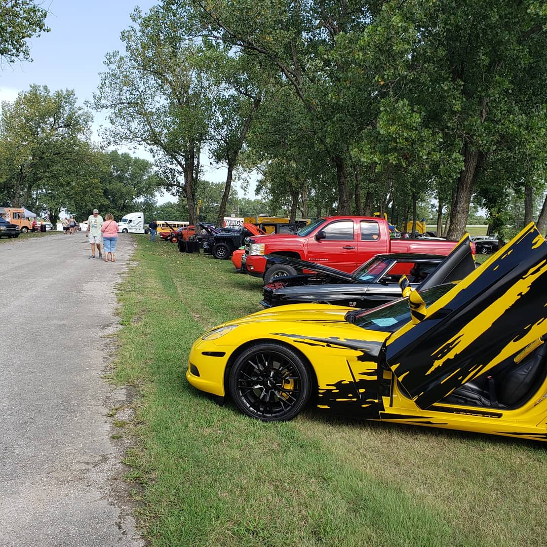 WildAls's tweet photo. Wild Al is in Catoosa. Stop by and enjoy lunch with Wild Al. Check out some cars and bikes along with fun activities for the kids. We will be serving wings until 3:30.
#wildals #wingsandthings #tulsafoodtrucks #catoosa #specialolympics #cars #bikes #rogerspoint https://t.co/53oG4qvbh1