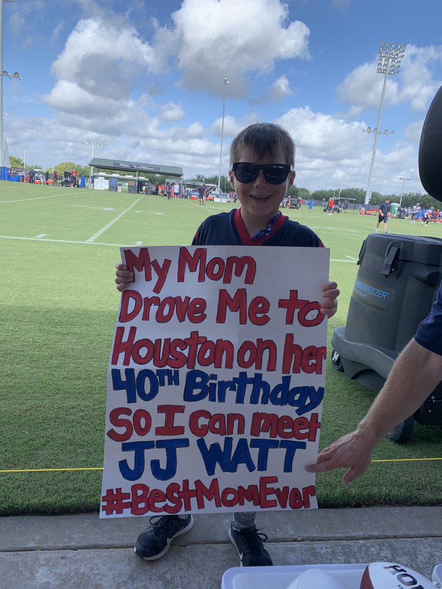 ShellieDeringer's tweet image. 3:30 am wake up call for our long drive to see the @HoustonTexans. Now, 40-Yard Line VIP Seats right in the action at #TexansCamp. All we need now is @JJWatt to make this day perfect! ❤️🏈🎂 #Texans