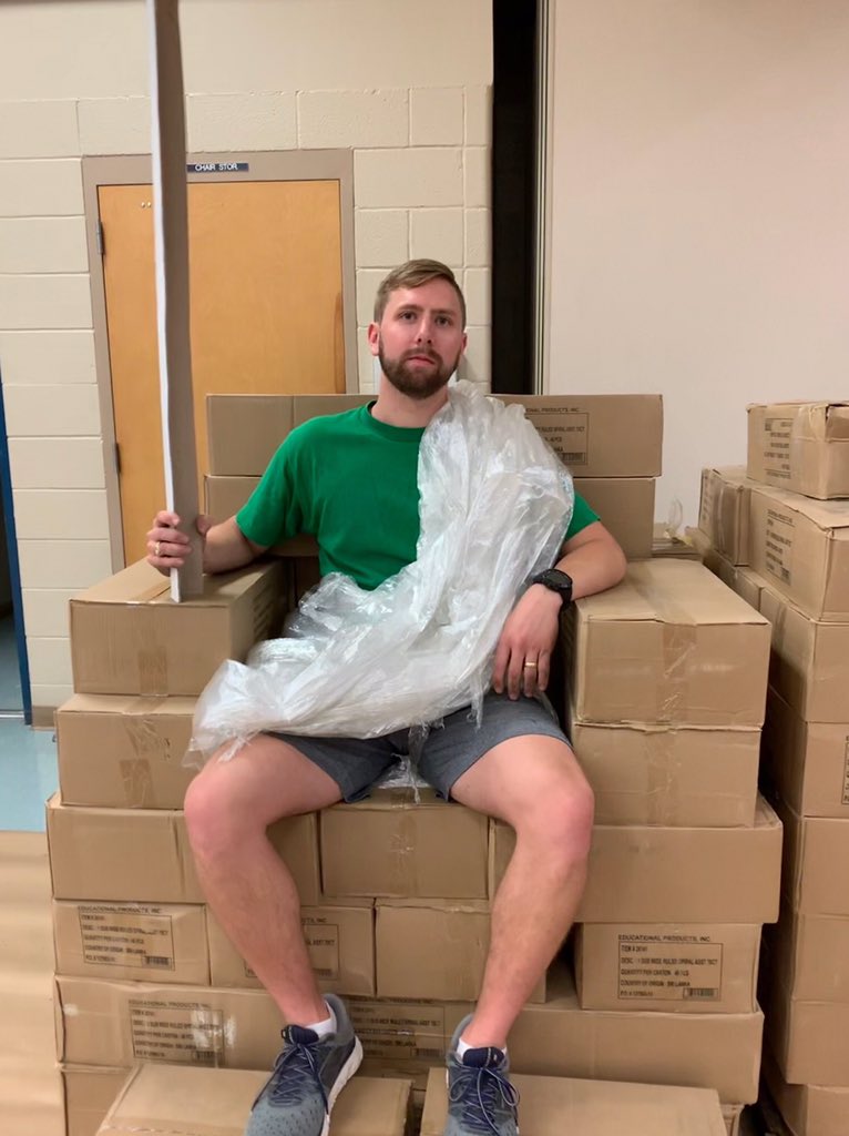 And all of the children of the land shall have school supplies #kingoftheschoolsupplydrive #rulerofdistributionsay #backtoschool <a href="/metzelementary/">Metz Elementary</a> <a href="/FTCATX/">For The Children</a>