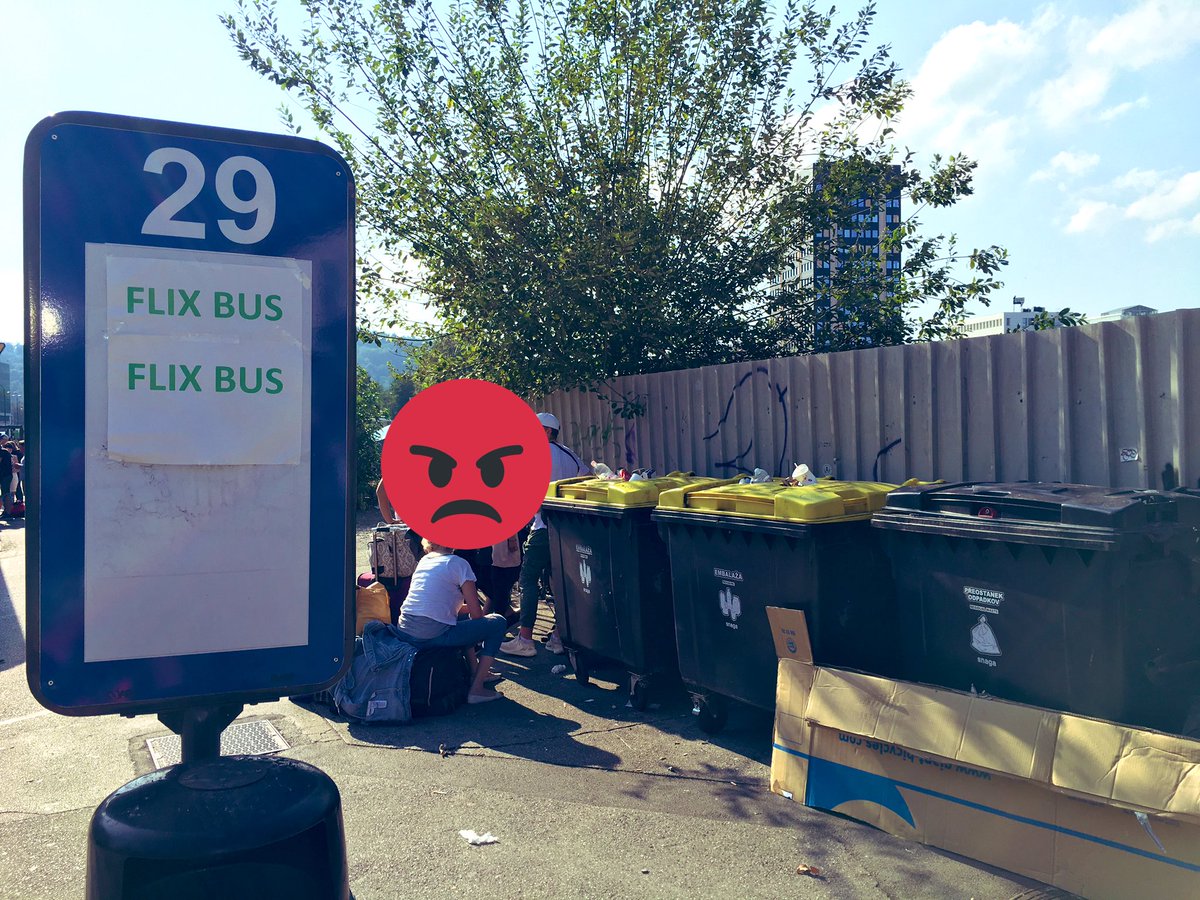 javniprevoz's tweet photo. 3 dni zaporedoma že gledajo smeti iz smetnjakov na @apljubljana. In to na mestu, kjer #potniki vstopajo na #avtobus, peron za @FlixBus, ki je od vseh najbolj obremenjen. Vročina, premalo sedišč, smeti, vonj po urinu. #Ljubljana zbudi se!!!
#javniprevoz #razmere #postaja 🇸🇮 https://t.co/Fj3f25fEpQ