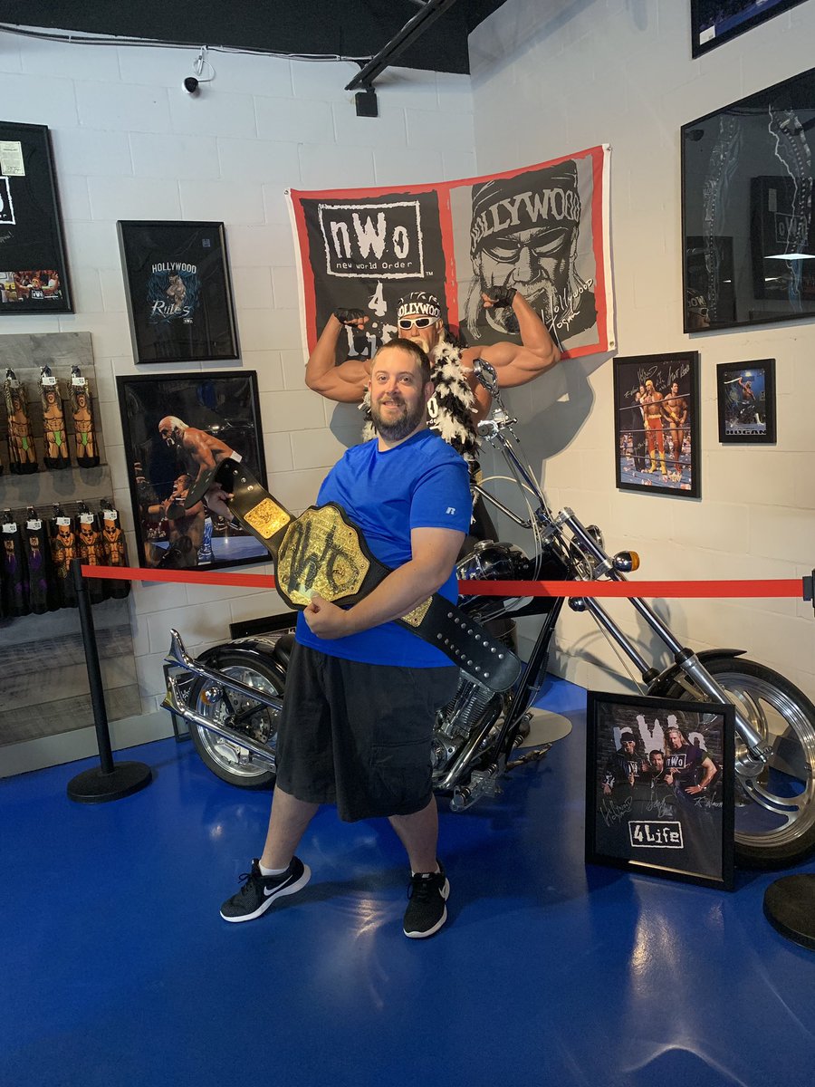 docjager22's tweet photo. Had a great time @HogansBeachShop @HulkHogan #hulkamania #alwaysAfan #geekflagfly https://t.co/BhAfz1K8lN
