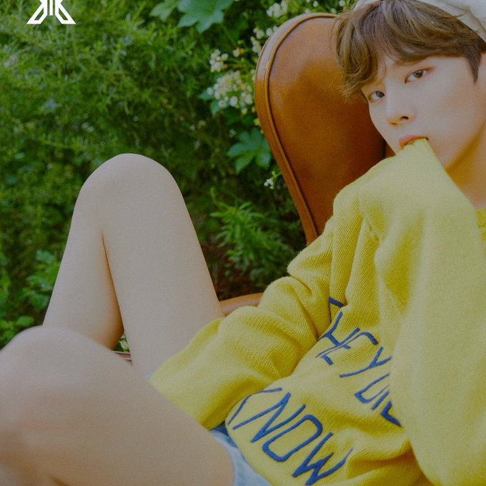 KWS_CENTER's tweet photo. 아니 핫팬츠가 너무핫해요 시발 나혼자실실대면서 ㅈㄴ확대하다가 죄책감쌉오져서 내눈찌르고 또실실대면서 확대하기 ㅇㅈㄹ https://t.co/dubuaMfACd