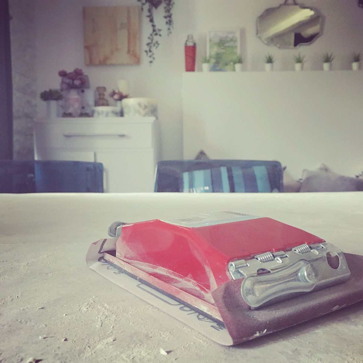 WeAreLifeStyles's tweet image. Two days later - "It'll be a quick sanding job," she said - and we are *still* working on the #concretetable. Sanding by hand, as cannot bear the thought of the dust that the electric sander throws out. Looking cracking though.

Mind you, wrists are knackered... 

#diy #istria