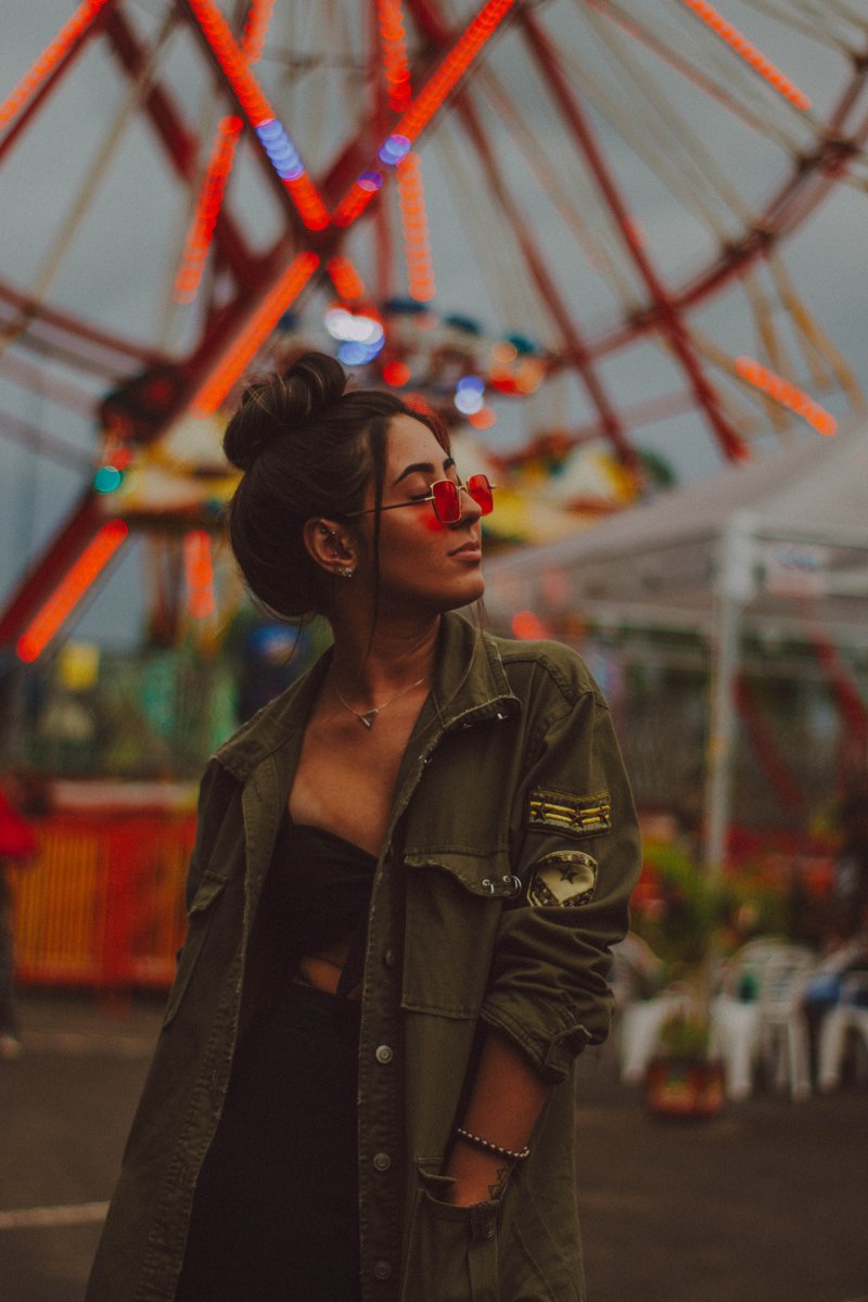 prazertom's tweet image. THREAD: Como usar presets (filtros prontos) no app Lighroom + 10 presets de graça pra você usar nas suas fotos. ☁️💜