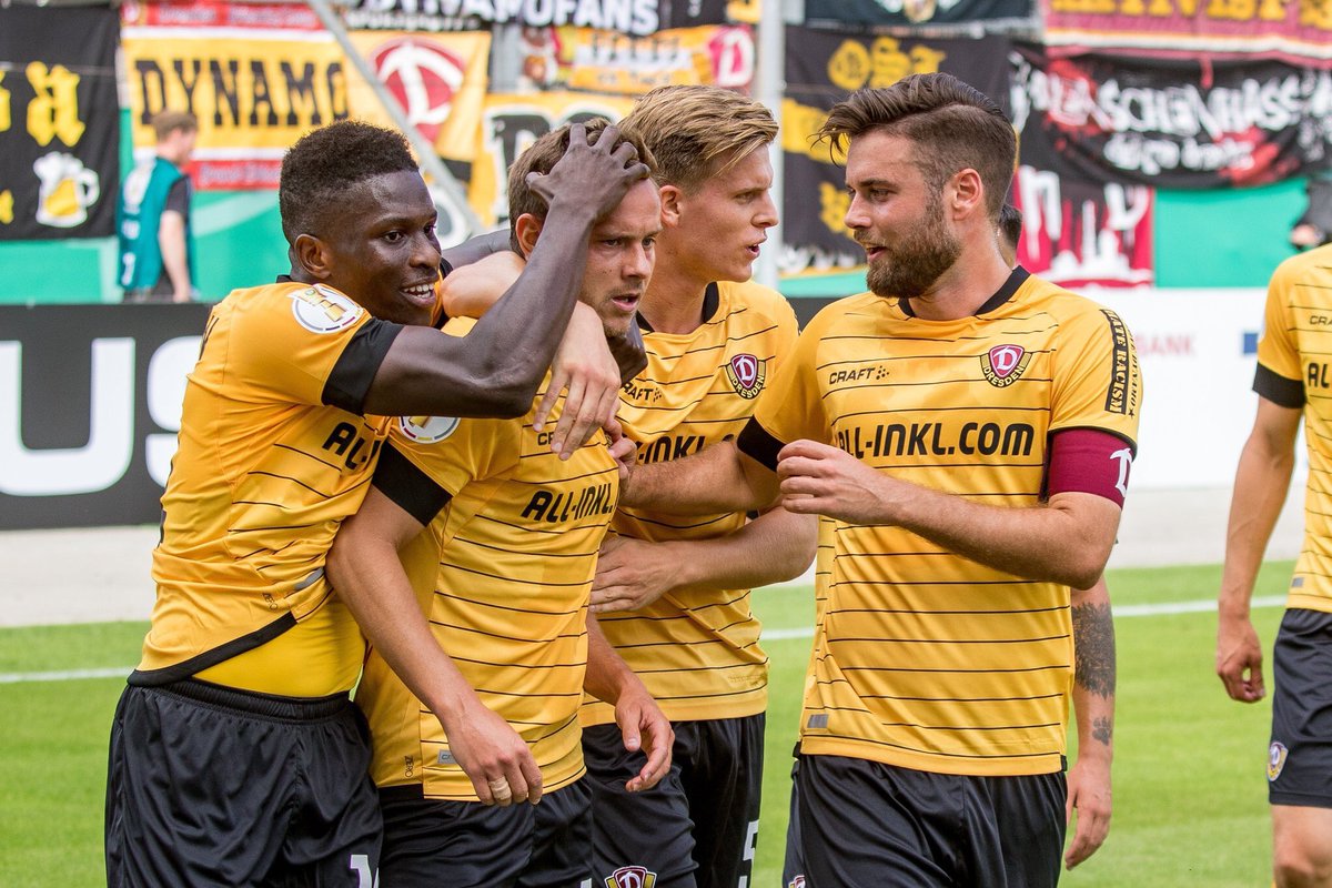 FussballBR's tweet photo. 🇩🇪🏆 Jogando fora de casa e com a presença de seus torcedores, o SG Dynamo Dresden venceu o TuS Dassendorf por 3 a 0 e avançou para a próxima da DFB-Pokal.
Gols:
Chris Löwe ⚽️
Dzneis Burnić ⚽️
Lucas Röser ⚽️
#DASSGD #DFBPokal https://t.co/KBJExJl0Dl