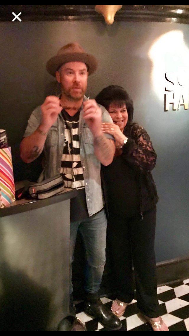 NyCArole426's tweet photo. M&G @SonyHall #RayBanMan 😎 @thedavidcook https://t.co/qTa7tkoKbQ