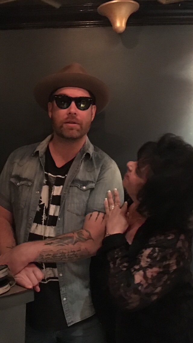 NyCArole426's tweet photo. M&G @SonyHall #RayBanMan 😎 @thedavidcook https://t.co/qTa7tkoKbQ